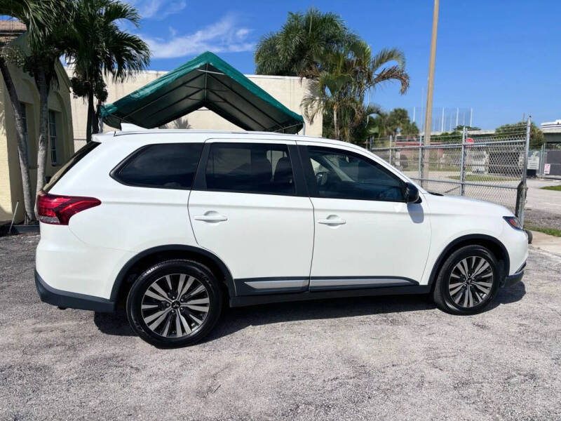 2019 Mitsubishi Outlander ES