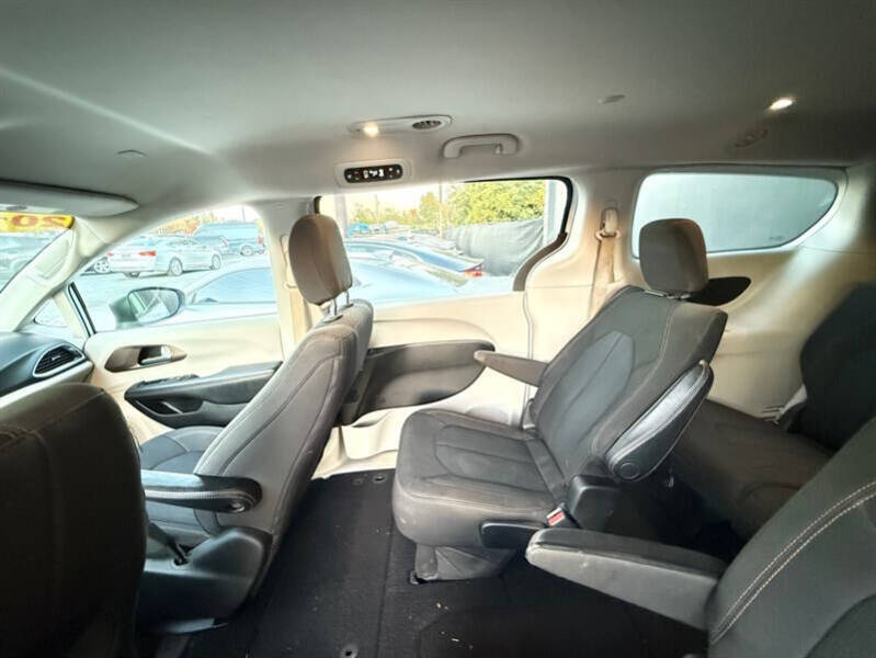 2017 Chrysler Pacifica Touring