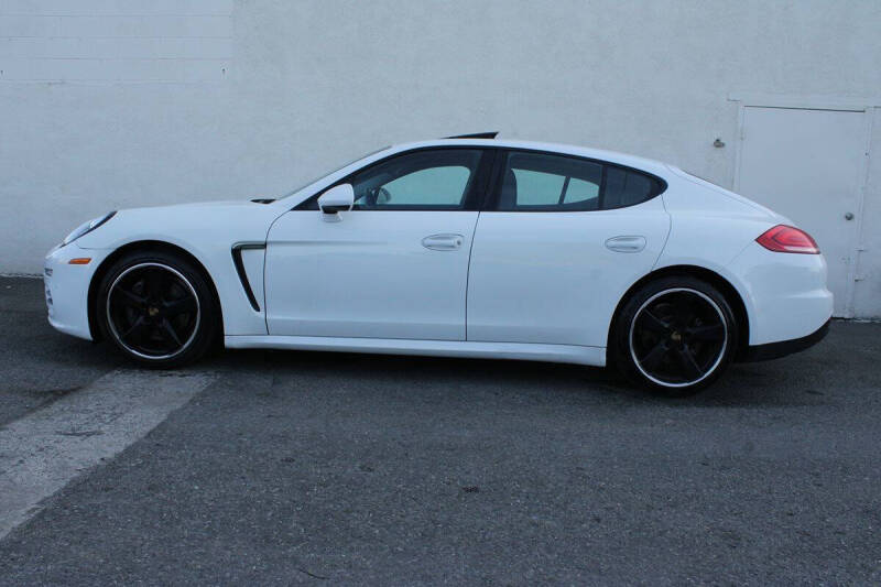 2016 Porsche Panamera Edition