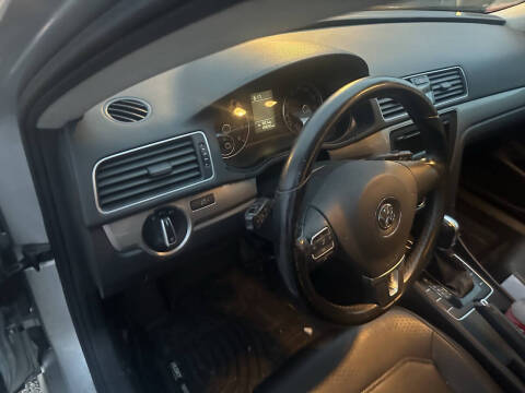 2015 Volkswagen Passat 1.8T Wolfsburg Edition