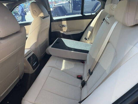 2022 BMW 3 Series 330i