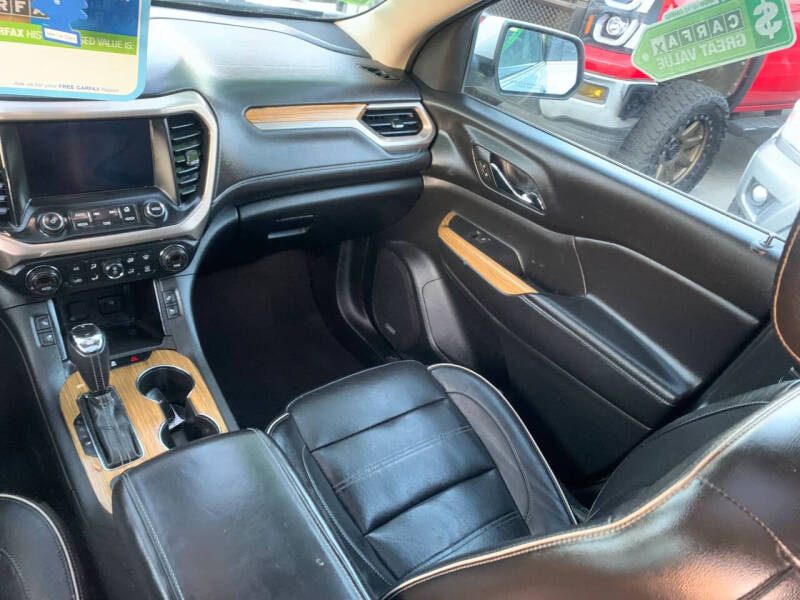 2017 GMC Acadia Denali