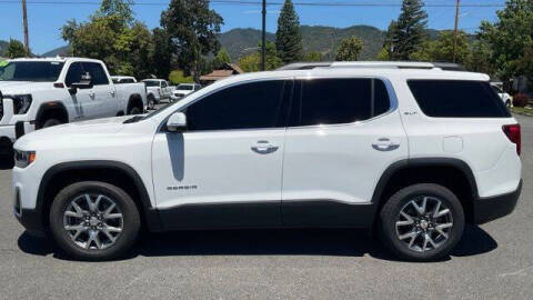 2023 GMC Acadia SLT