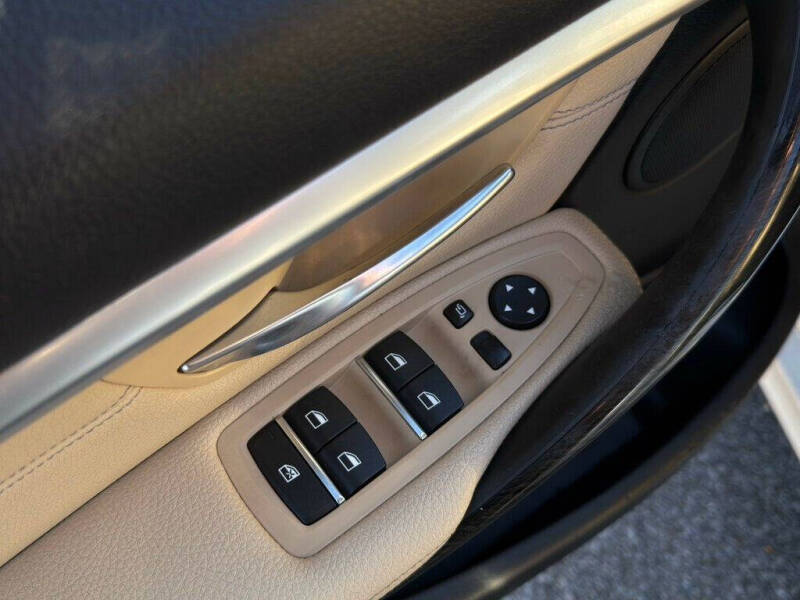 2018 BMW 3 Series 330i