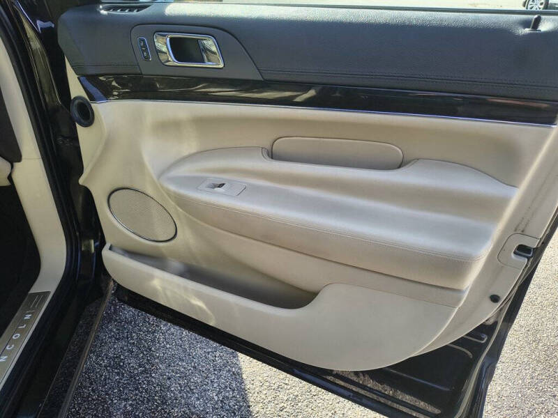 2019 Lincoln MKT Reserve