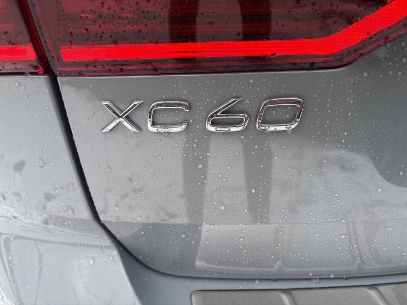 2026 Volvo XC60 T8 Plus
