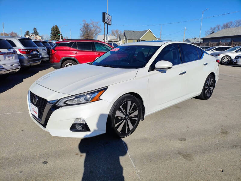 2020 Nissan Altima for sale at Triangle Auto Sales 2 in Omaha NE