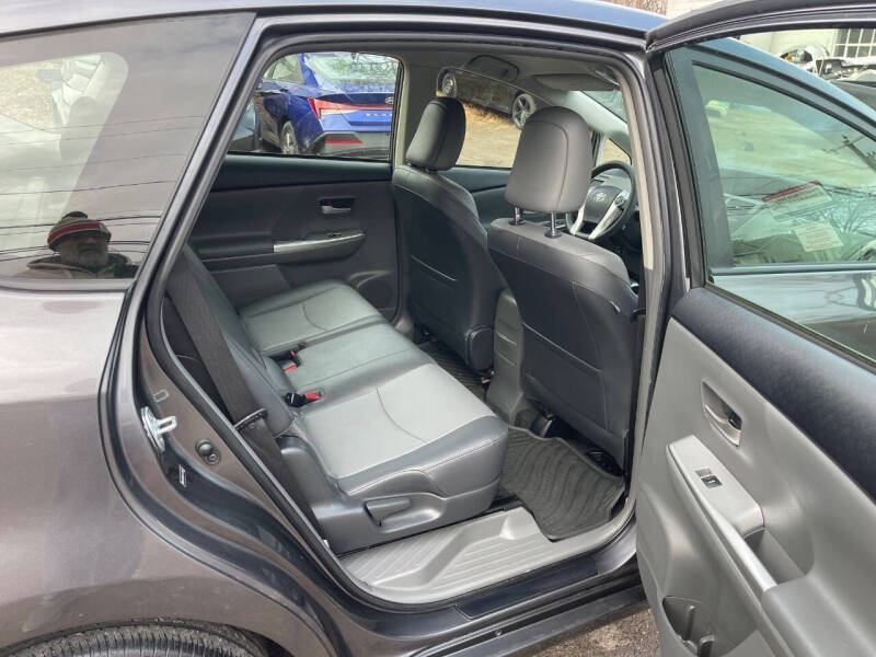 2012 Toyota Prius v Five