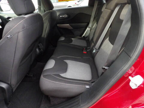 2017 Jeep Cherokee Sport