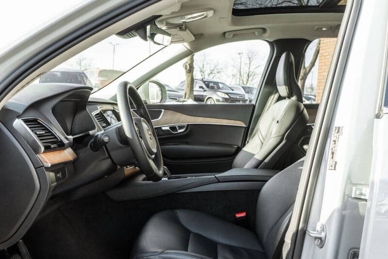 2025 Volvo XC90 B6 Plus Bright Theme 7P