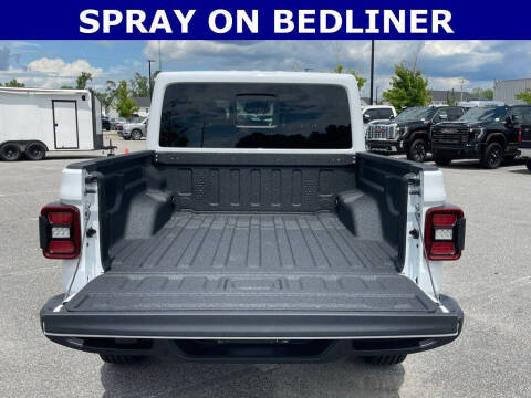 2026 Jeep Gladiator Sahara