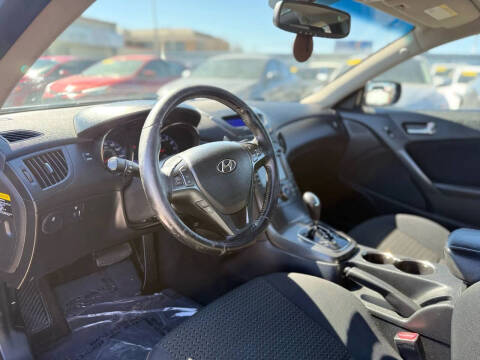 2011 Hyundai Genesis Coupe 2.0T Premium