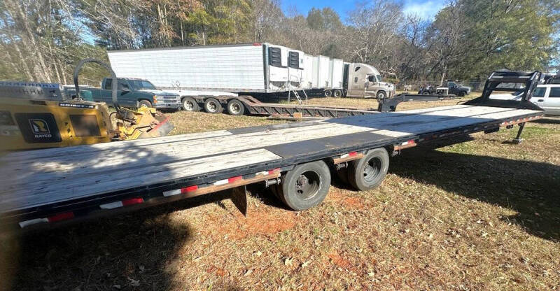 2023 PJ Trailers Gooseneck 3F492