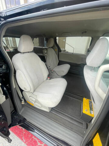 2012 Toyota Sienna