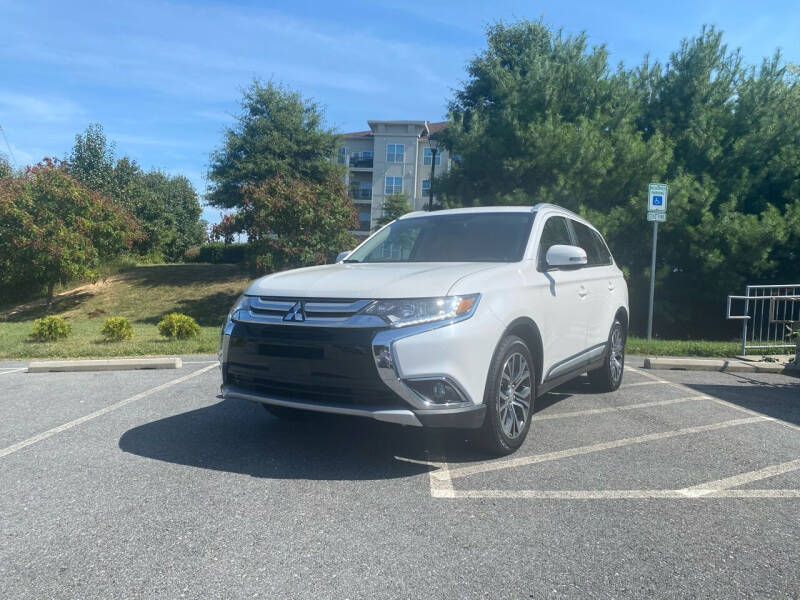 2017 Mitsubishi Outlander SEL photo 2