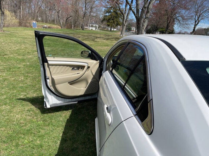2014 Ford Taurus SEL