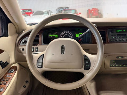 2002 Lincoln Town Car Executive