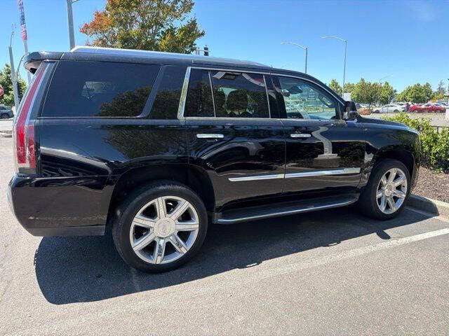 2018 Cadillac Escalade Luxury