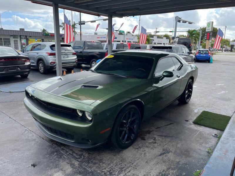 2021 Dodge Challenger SXT photo 5