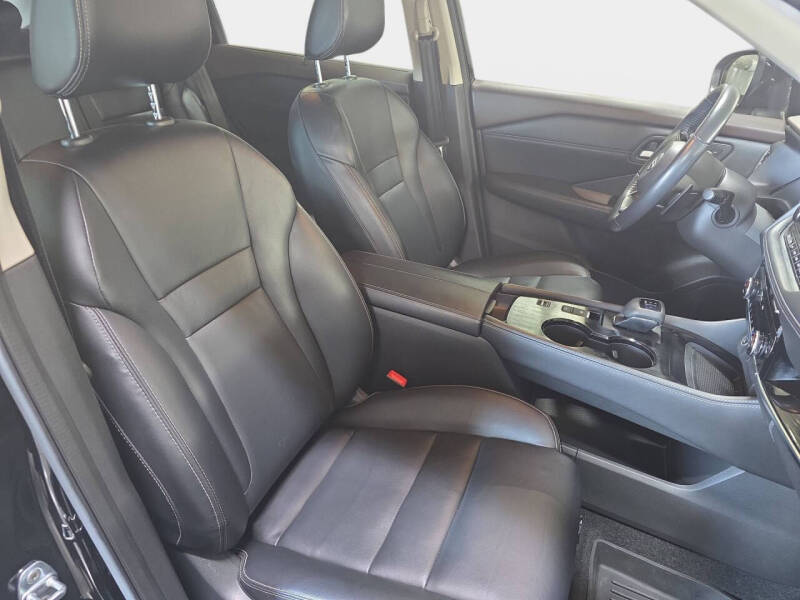 2022 Nissan Rogue SL