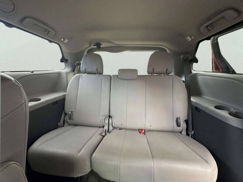 2016 Toyota Sienna XLE 7-Passenger