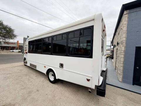 2017 Ford E-Series E-450 SD