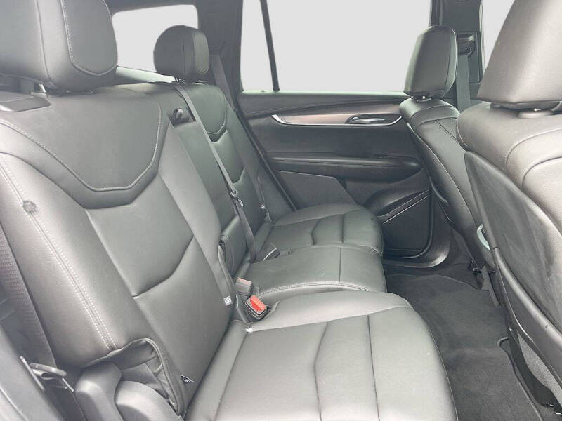 2025 Cadillac XT6 Luxury