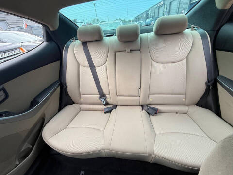 2014 Hyundai Elantra SE