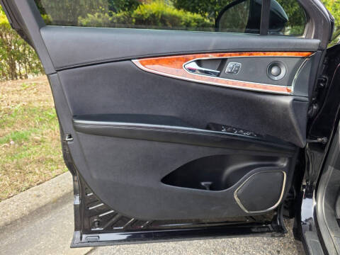 2019 Lincoln Nautilus Reserve