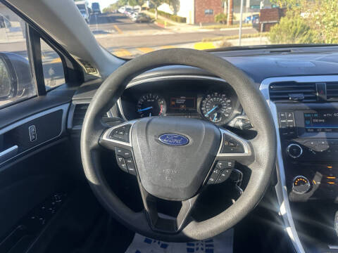 2014 Ford Fusion SE