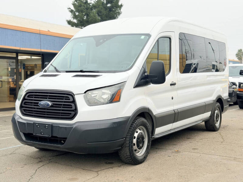 2015 Ford Transit XL's photo