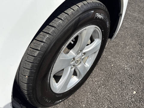 2015 Toyota Sienna LE 7-Passenger Auto Access Seat