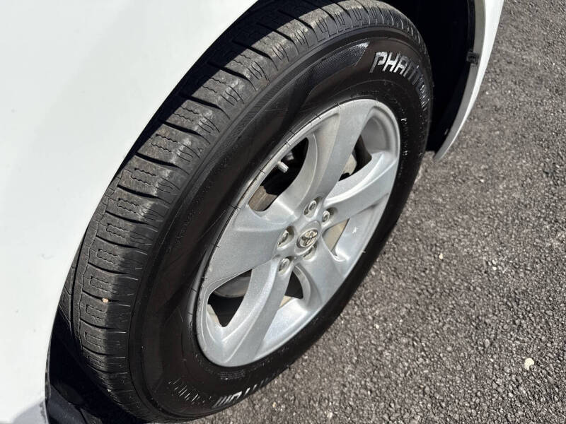 2015 Toyota Sienna LE 7-Passenger Auto Access Seat