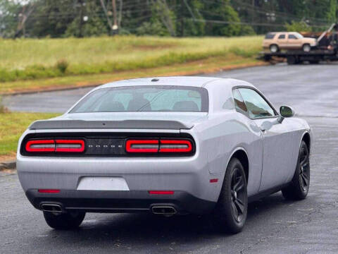 2021 Dodge Challenger SXT