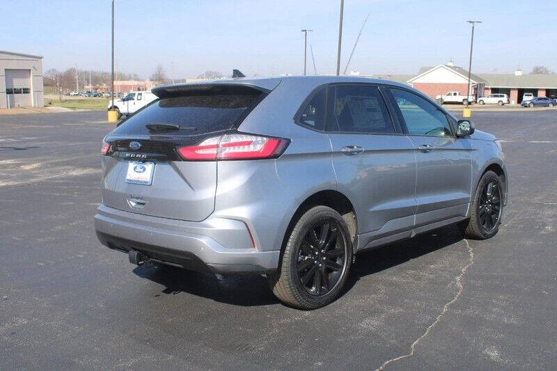 2022 Ford Edge