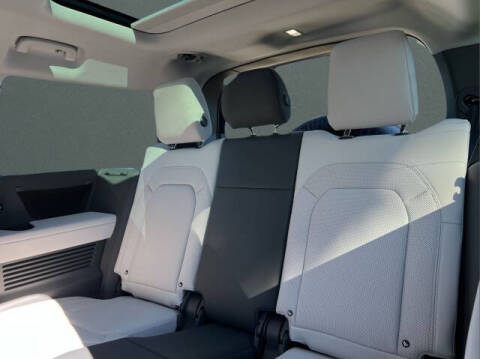 2026 Land Rover Defender 130 P300 S