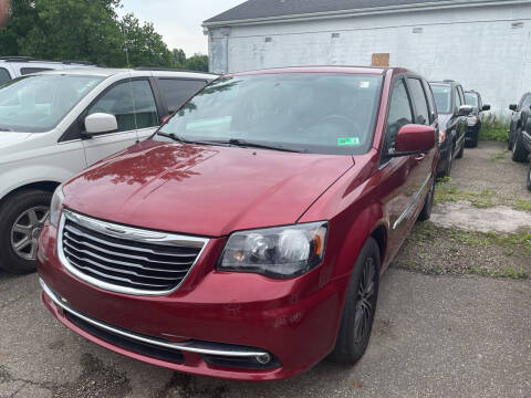 2014 Chrysler Town and Country for sale at Auto Site Inc in Ravenna OH