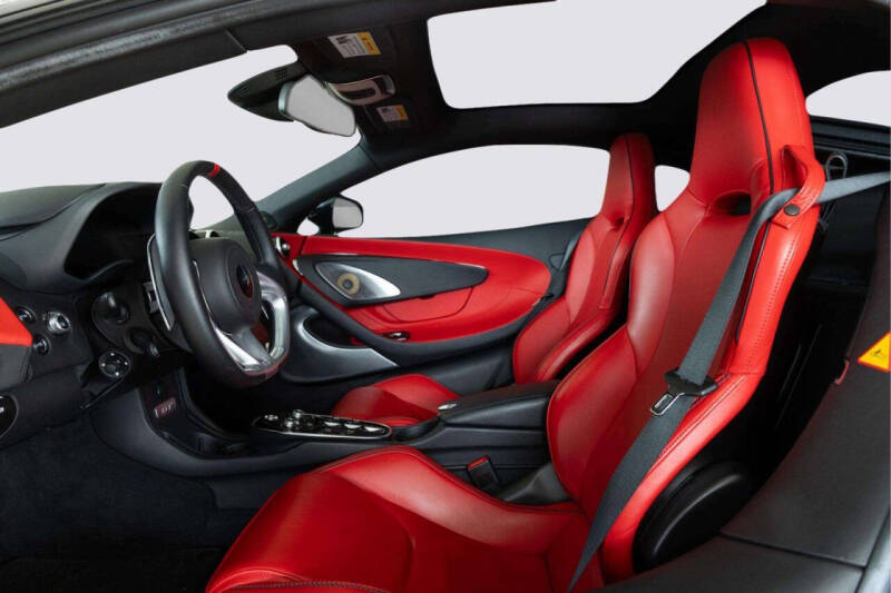 2023 McLaren GT
