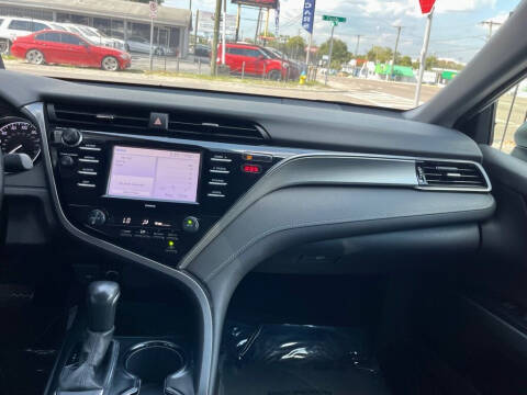 2020 Toyota Camry SE