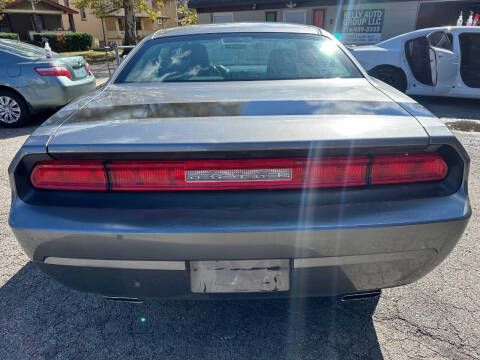 2012 Dodge Challenger SXT