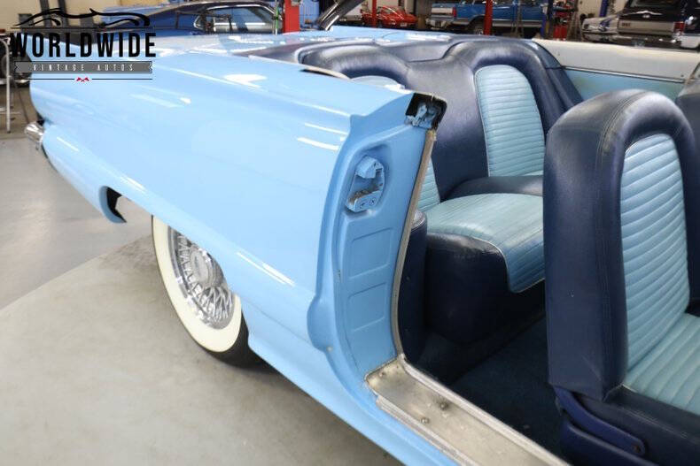 1959 Ford Thunderbird