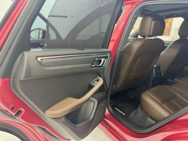 2015 Porsche Macan Turbo