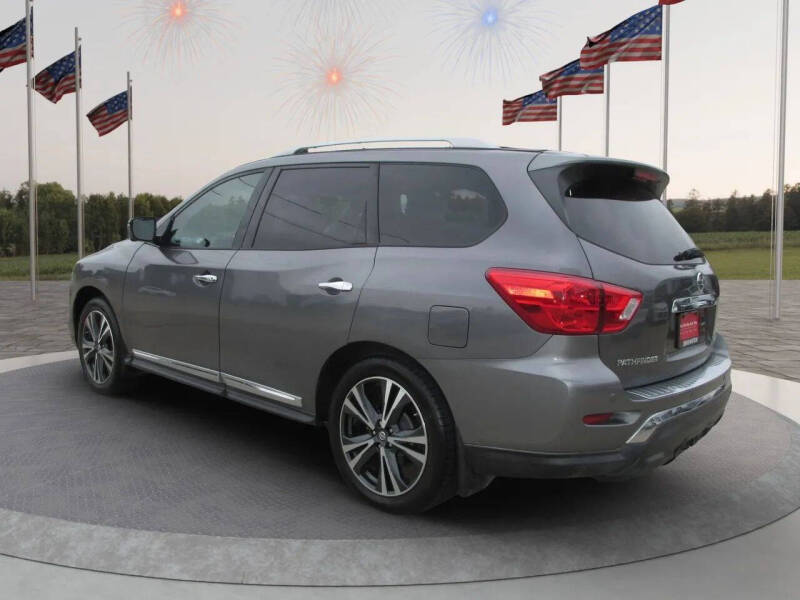 2017 Nissan Pathfinder Platinum