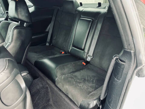 2017 Dodge Challenger 392 HEMI Scat Pack Shaker