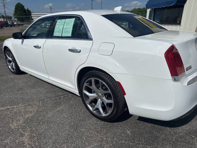 2018 Chrysler 300 C