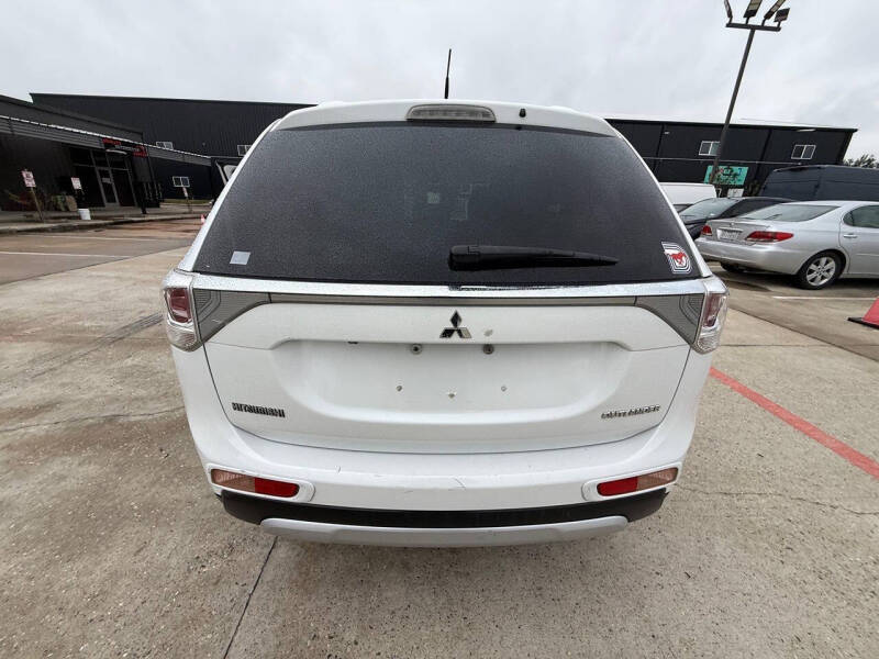 2015 Mitsubishi Outlander SE