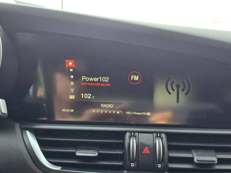 2017 Alfa Romeo Giulia Ti