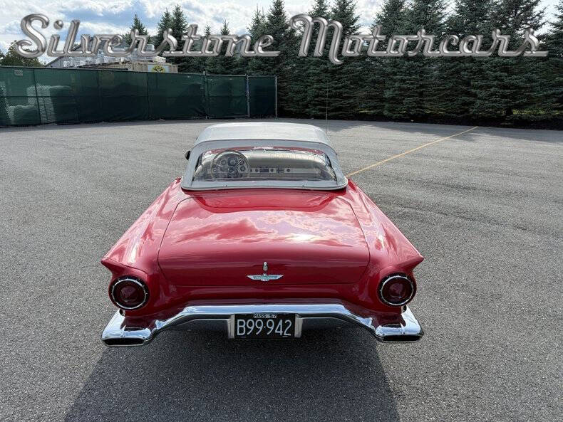 1957 Ford Thunderbird