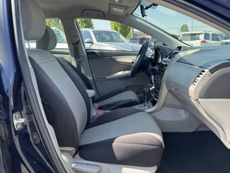 2012 Toyota Corolla LE