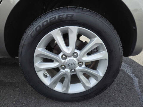 2013 Kia Soul +